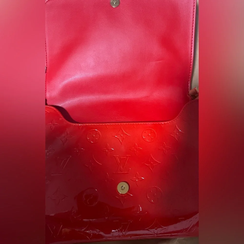Louis Vuitton Monogram Vernis Thompson Street Shoulder Bag in Red Patent Leather